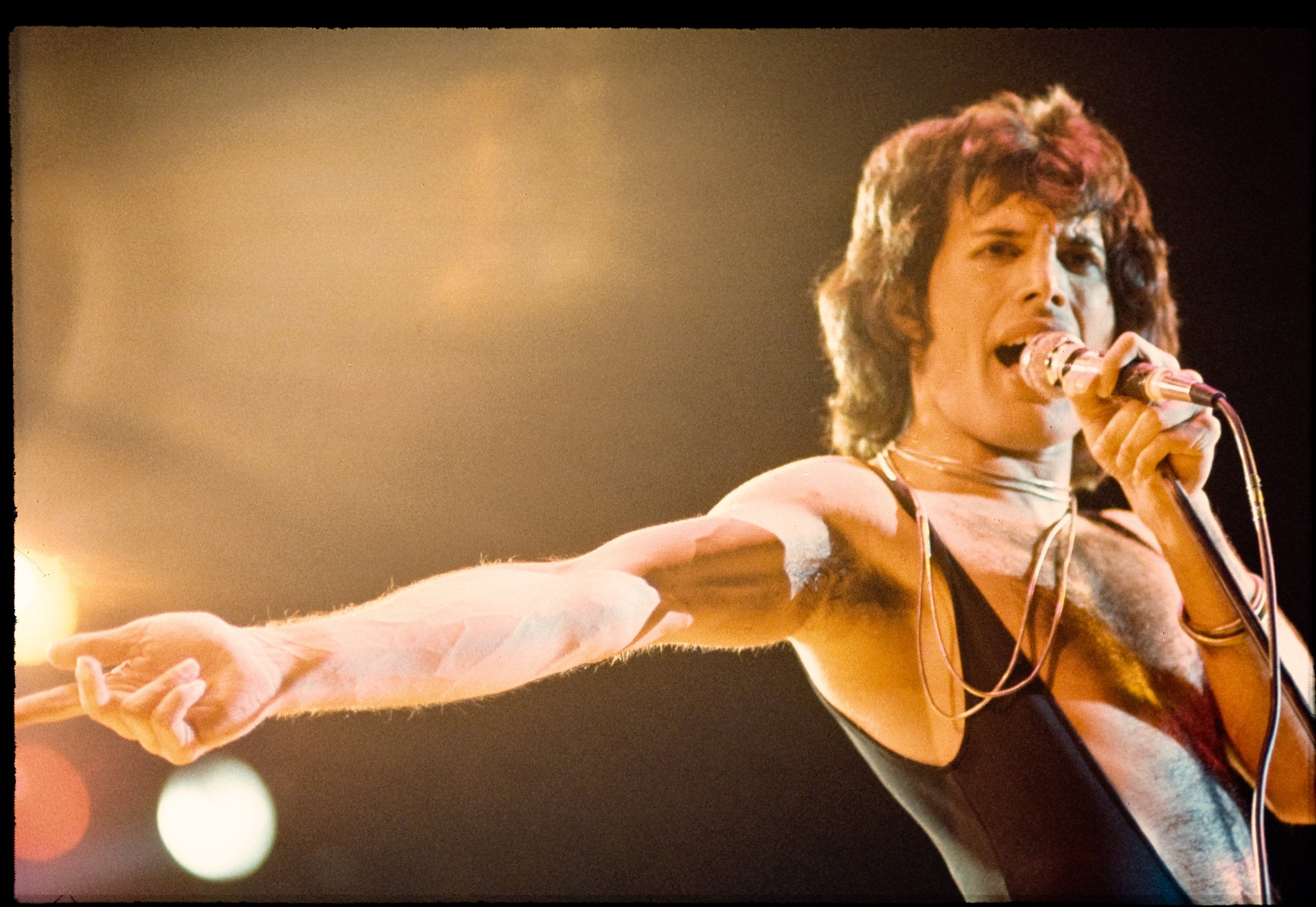 Freddie Mercury Queen on Stage, LA Forum 1977
