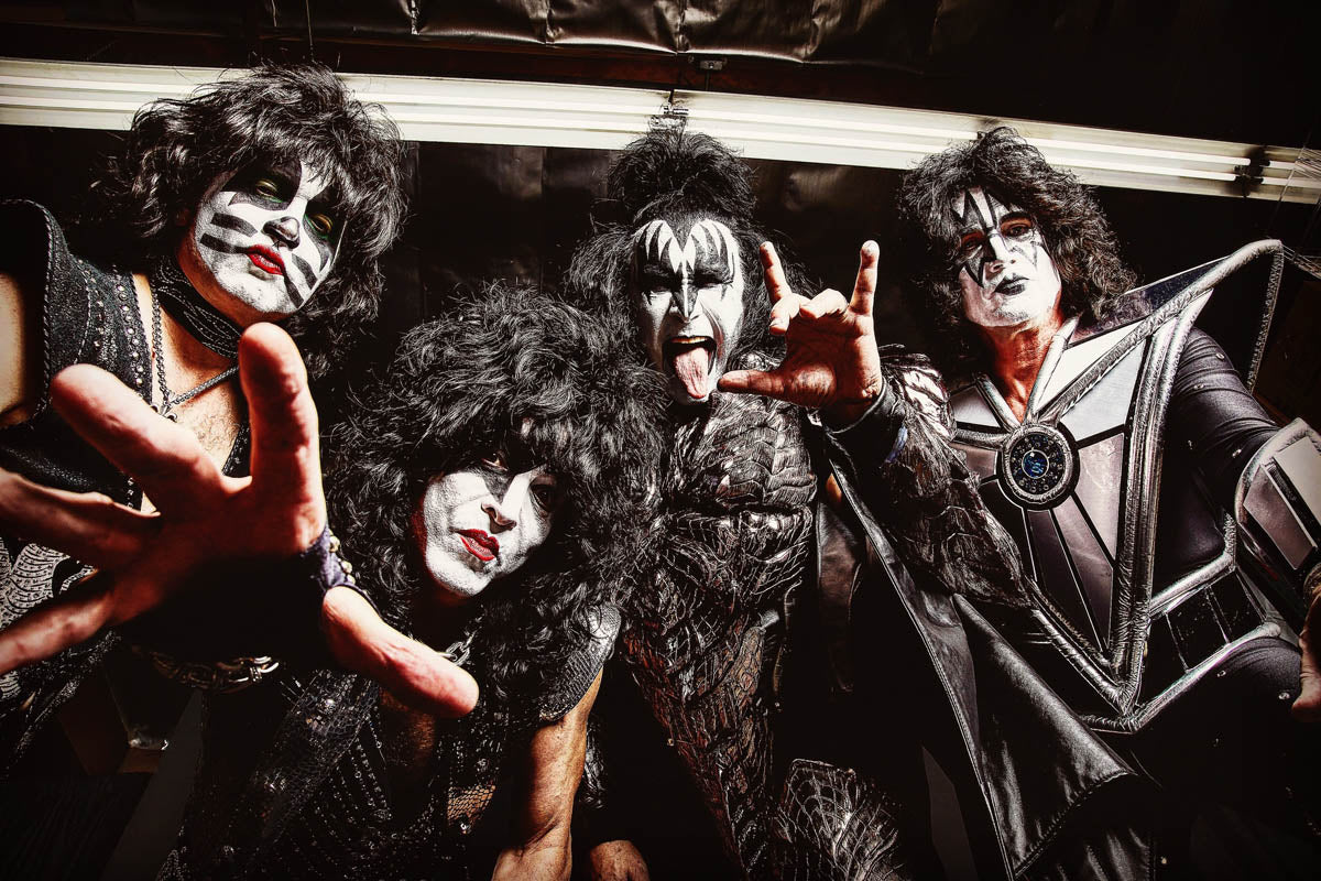 KISS 16